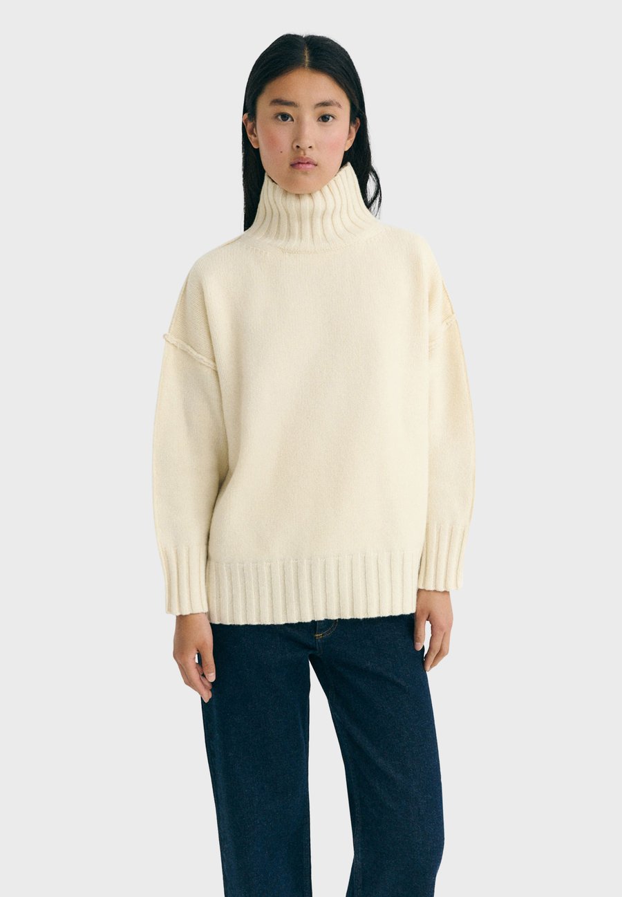 Джемпер Thinking Mu IMOGEN, Off White/Off-White
Джемпер Thinking Mu IMOGEN, Off White/Off-White
