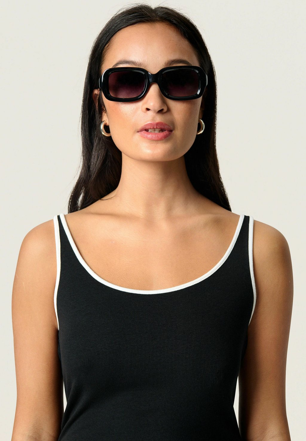 Солнцезащитные очки CHAIDA Soaked in Luxury, черный
Солнцезащитные очки CHAIDA Soaked in Luxury, черный