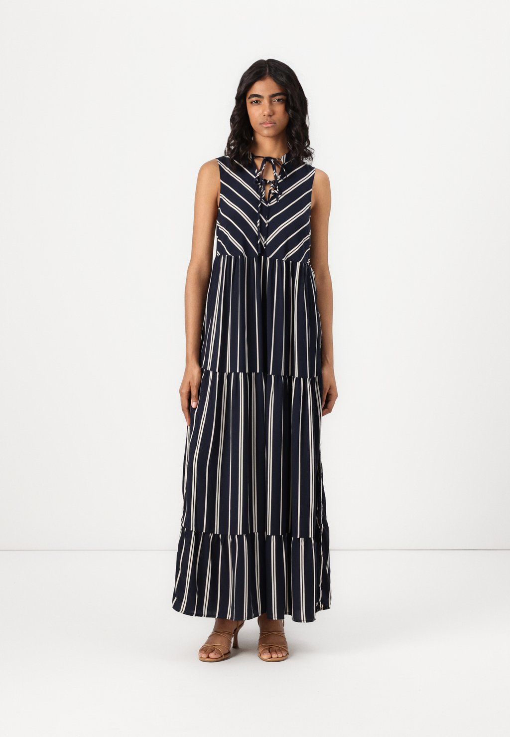 Длинное платье VMCHRISTINA DRESS Vero Moda, синий 
Длинное платье VMCHRISTINA DRESS Vero Moda, синий