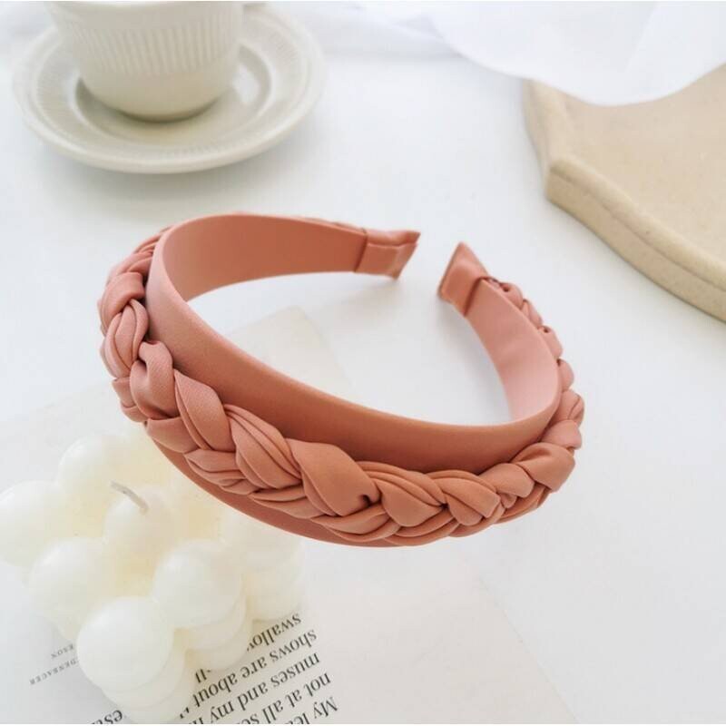 Плетеная повязка для волос O410K Upominkarnia
Плетеная повязка для волос O410K Upominkarnia