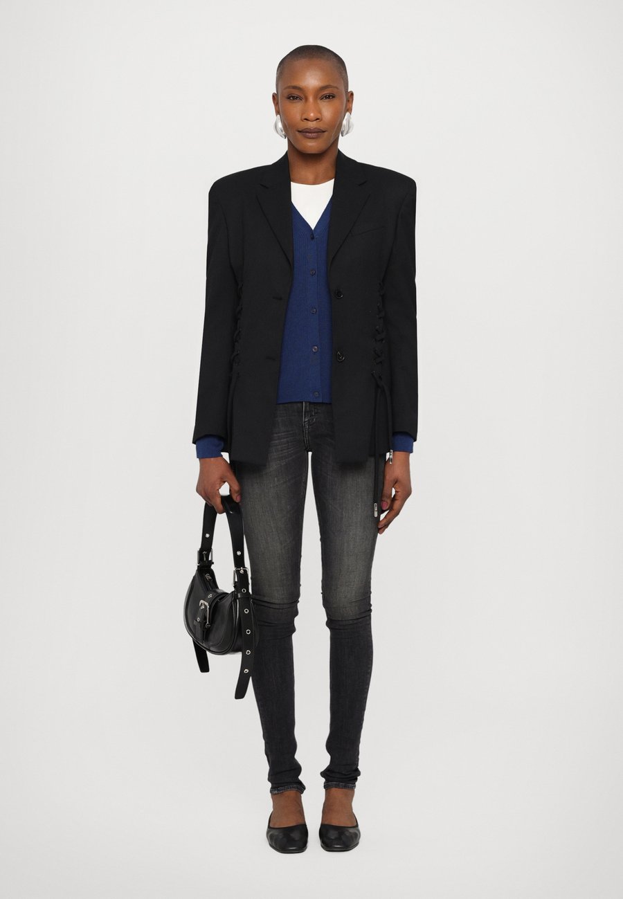 Сумка Osoi HOBO BROCLE, Stone Black/Black
Сумка Osoi HOBO BROCLE, Stone Black/Black