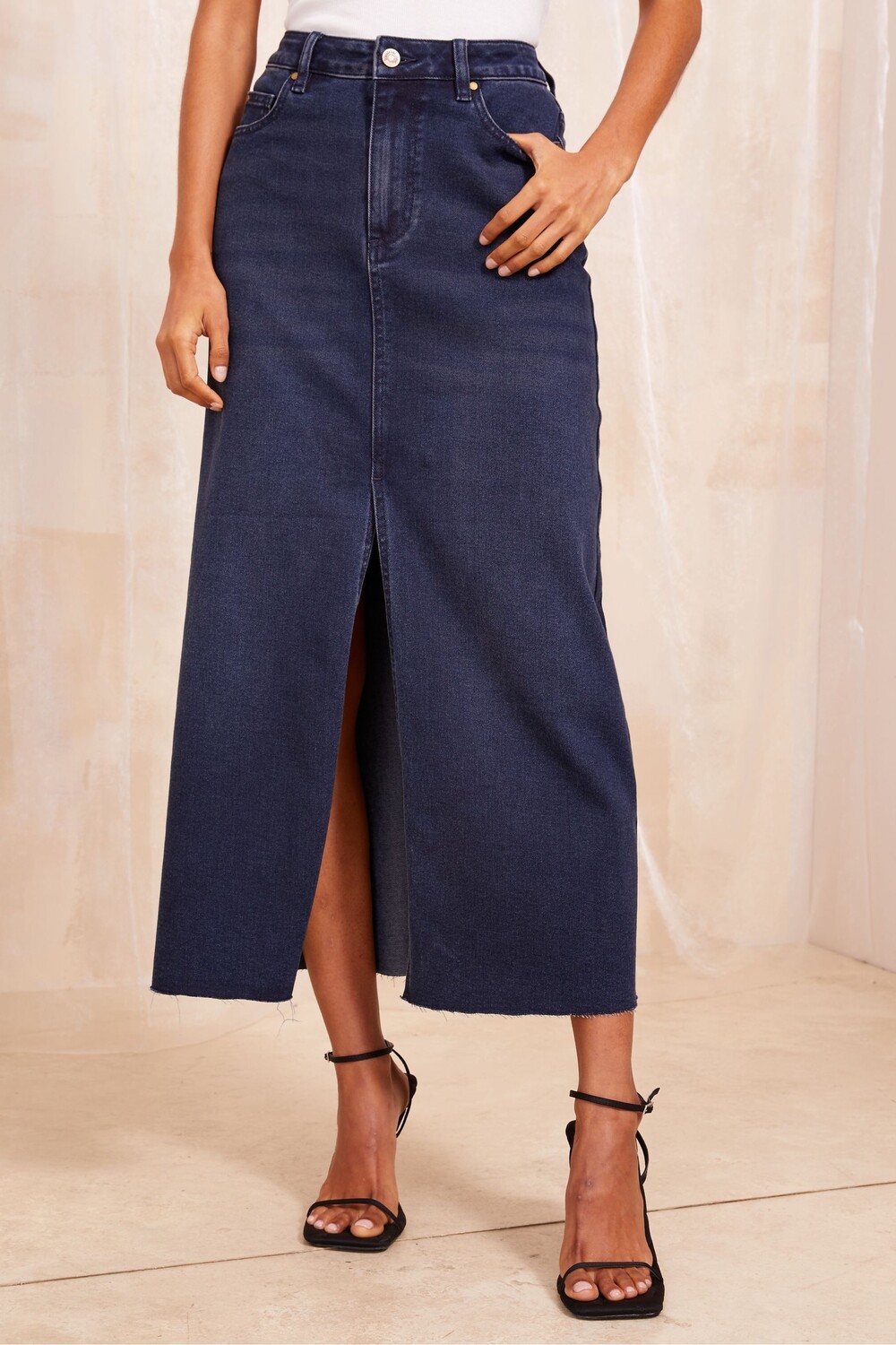 Юбка макси с разрезом спереди Friends Like These, черный
Юбка макси с разрезом спереди Friends Like These, черный