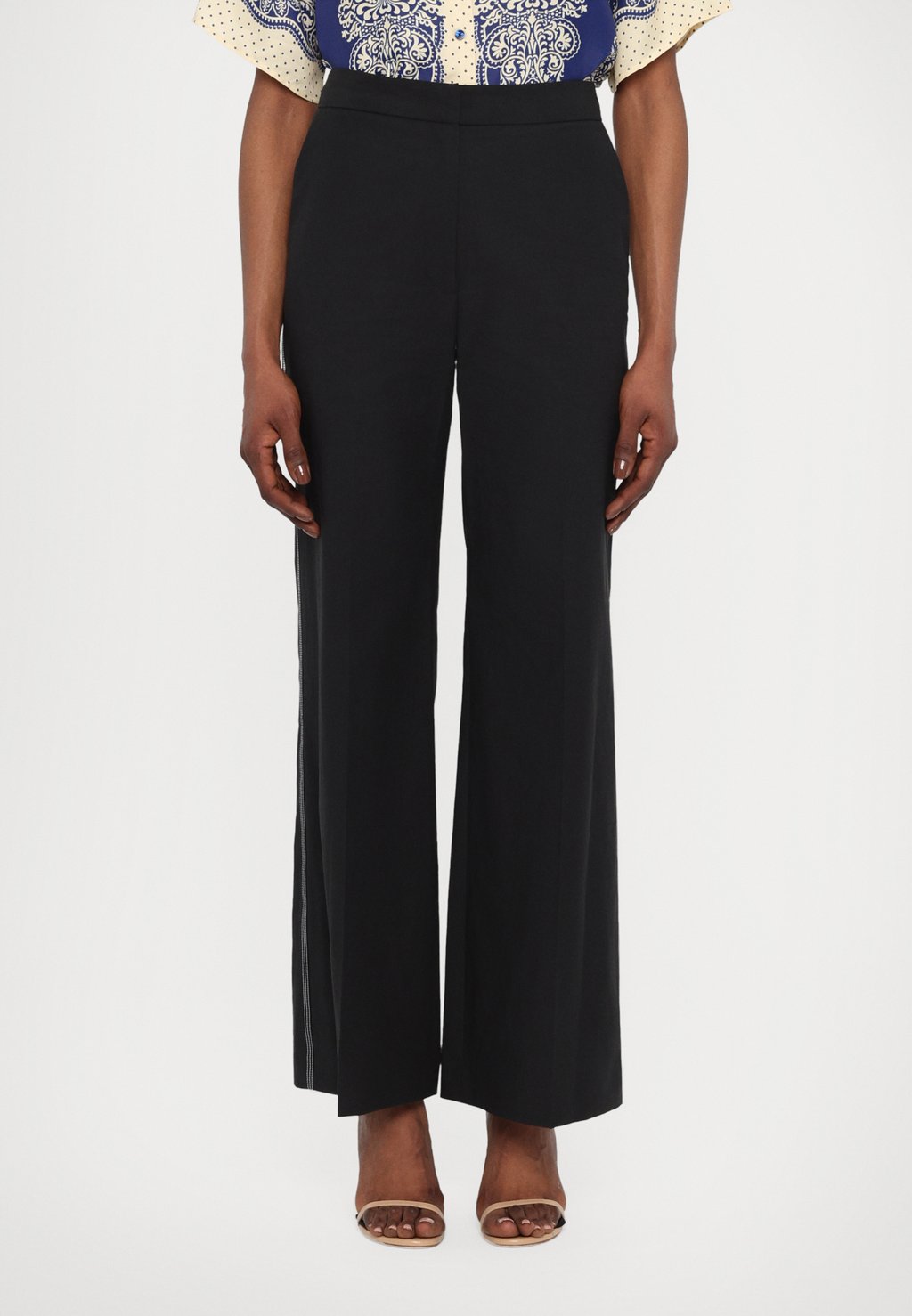 Брюки PAULA Claudie Pierlot, черный
Брюки PAULA Claudie Pierlot, черный