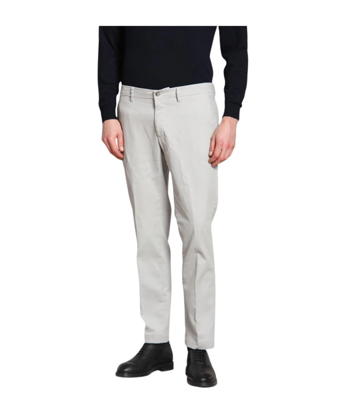 Брюки-Чиносы обычного кроя из эластичного габардина Mason'S, серый
Брюки-Чиносы обычного кроя из эластичного габардина Mason'S, серый