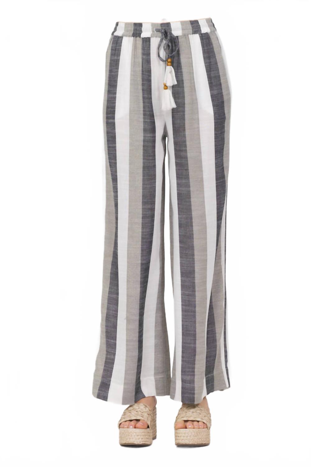 Металлические полосатые брюки в черно-бело-сером цвете Vintage Havana
Металлические полосатые брюки в черно-бело-сером цвете Vintage Havana
