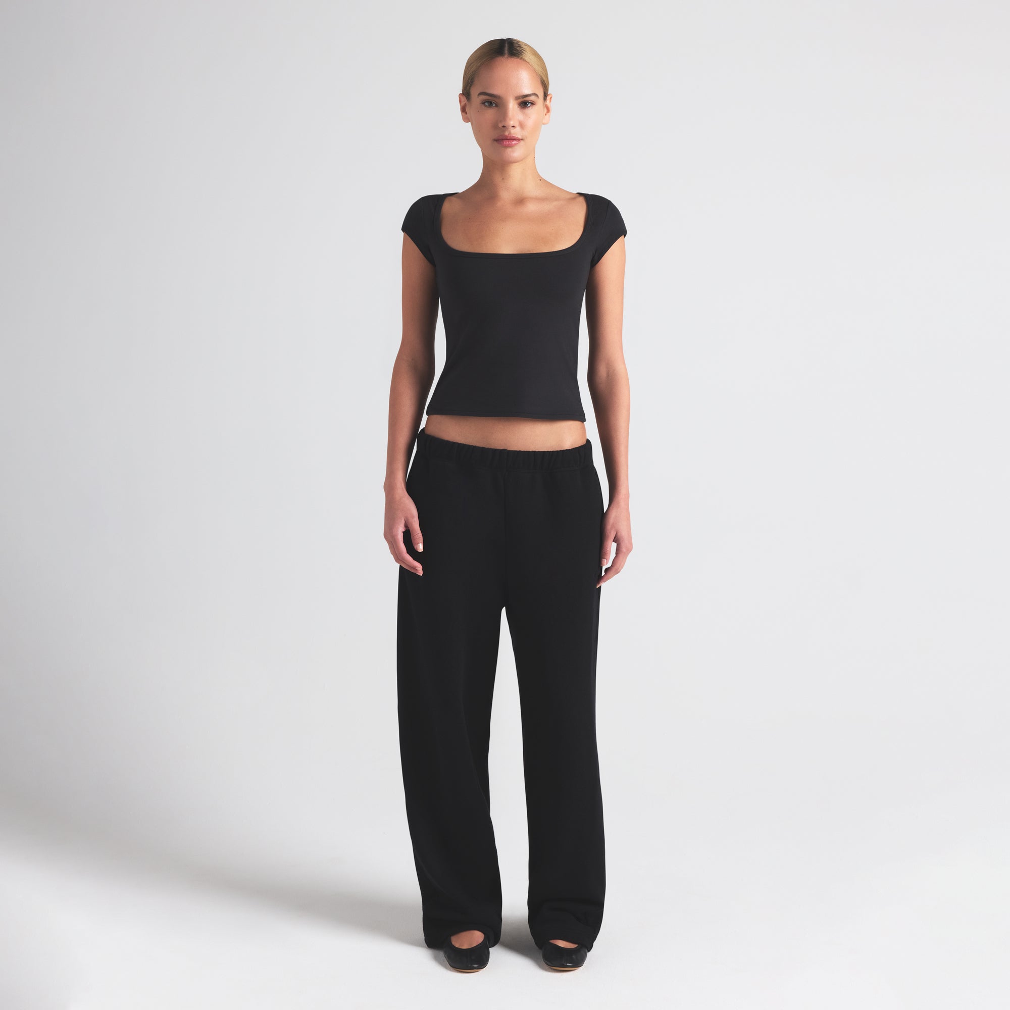 Футболка с круглым вырезом SKIMS COTTON JERSEY, цвет soot
Футболка с круглым вырезом SKIMS COTTON JERSEY, цвет soot