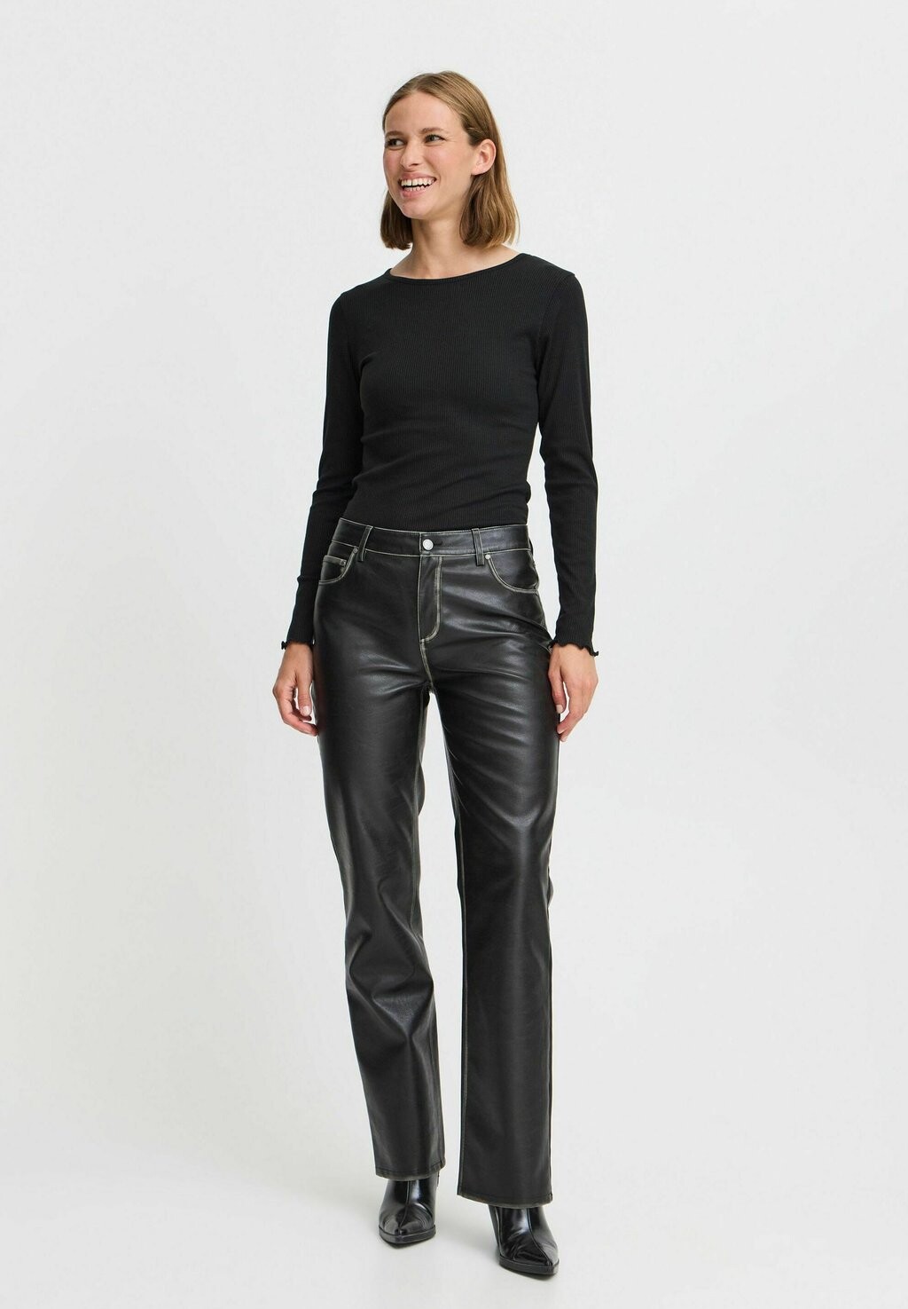 Топ с длинными рукавами PAPILONE b.young, черный
Топ с длинными рукавами PAPILONE b.young, черный