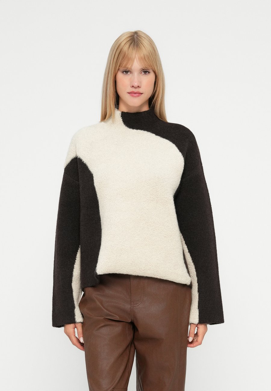Джемпер Vero Moda VMASHER FUNNELNECK PULLOVER, Birch/Chocolate Torte/Beige
Джемпер Vero Moda VMASHER FUNNELNECK PULLOVER, Birch/Chocolate Torte/Beige