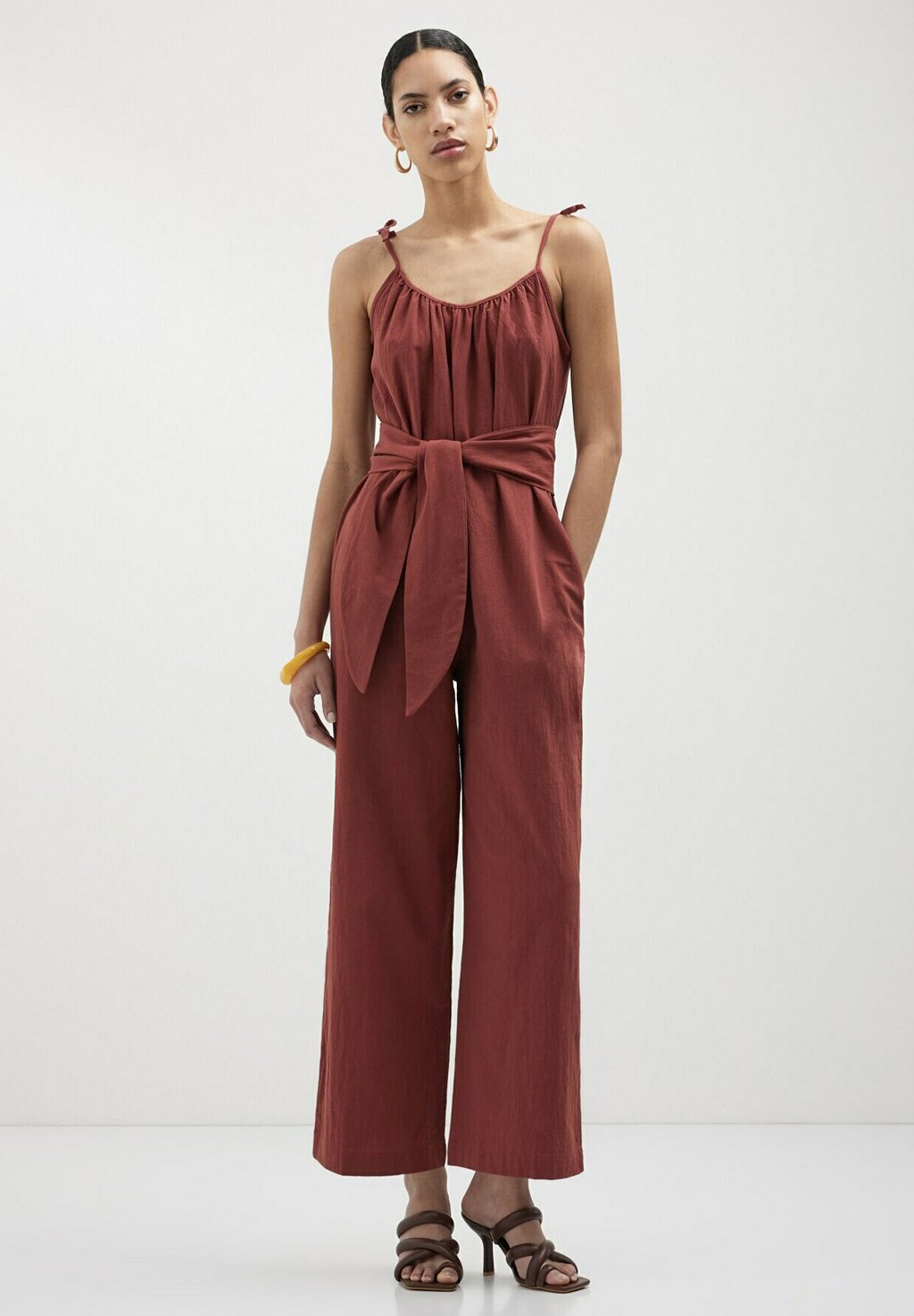 Комбинезон CON FUSCIACCA Calliope, красный
Комбинезон CON FUSCIACCA Calliope, красный