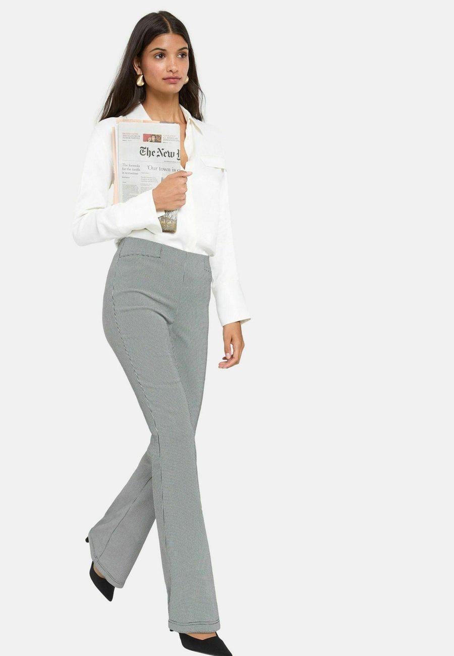 Брюки Friends Like These SCULPTING STRETCH FLARED, Black White/Black
Брюки Friends Like These SCULPTING STRETCH FLARED, Black White/Black