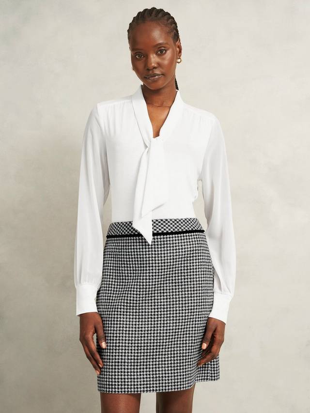 Топ Tarini с завязкой на шее Hobbs, White
Топ Tarini с завязкой на шее Hobbs, White