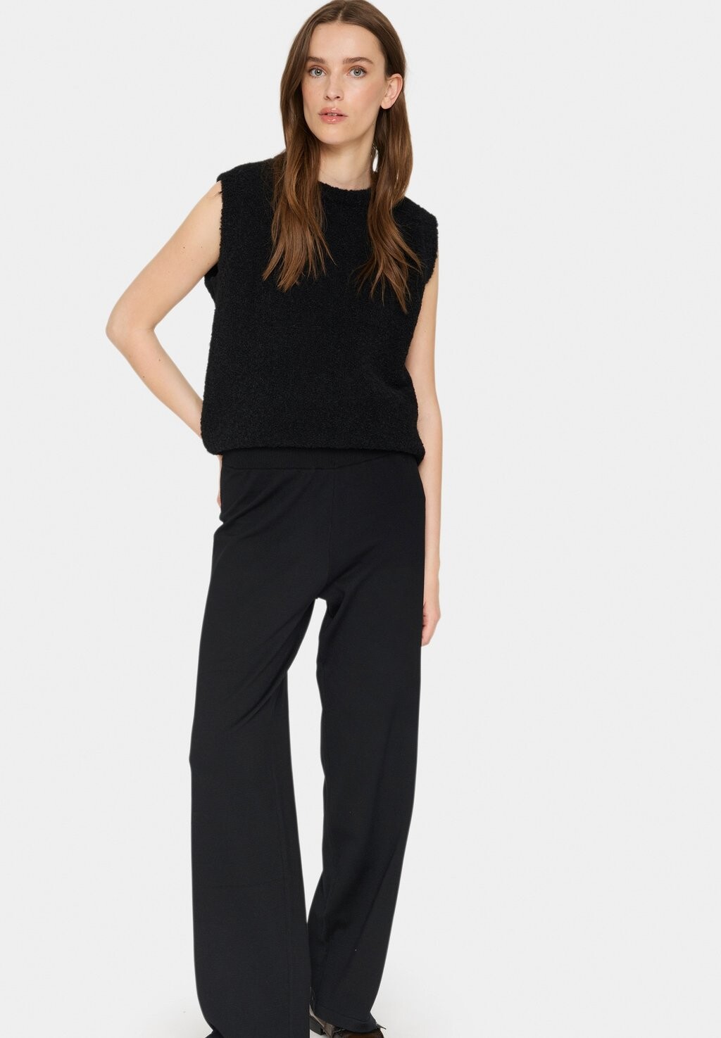 Тканевые брюки MILA Saint Tropez, черный
Тканевые брюки MILA Saint Tropez, черный