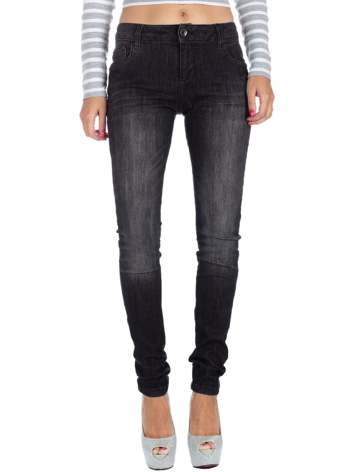 Джинсы черного цвета Cipo & Baxx
Джинсы черного цвета Cipo & Baxx