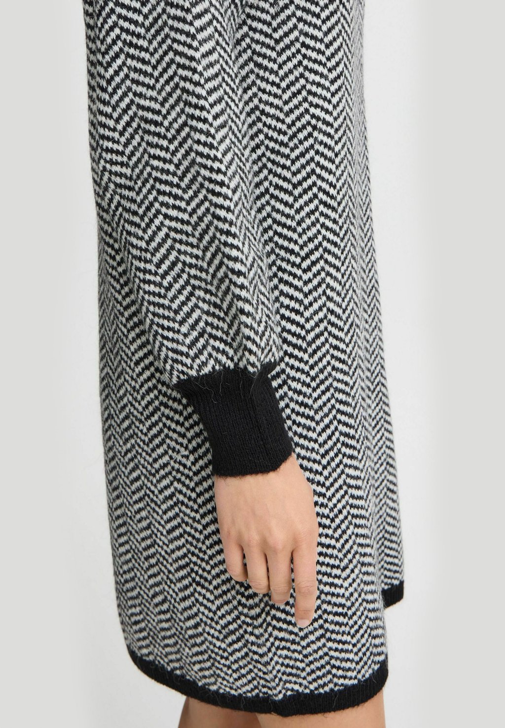 Платье-джемпер ICHI, черный
Платье-джемпер ICHI, черный