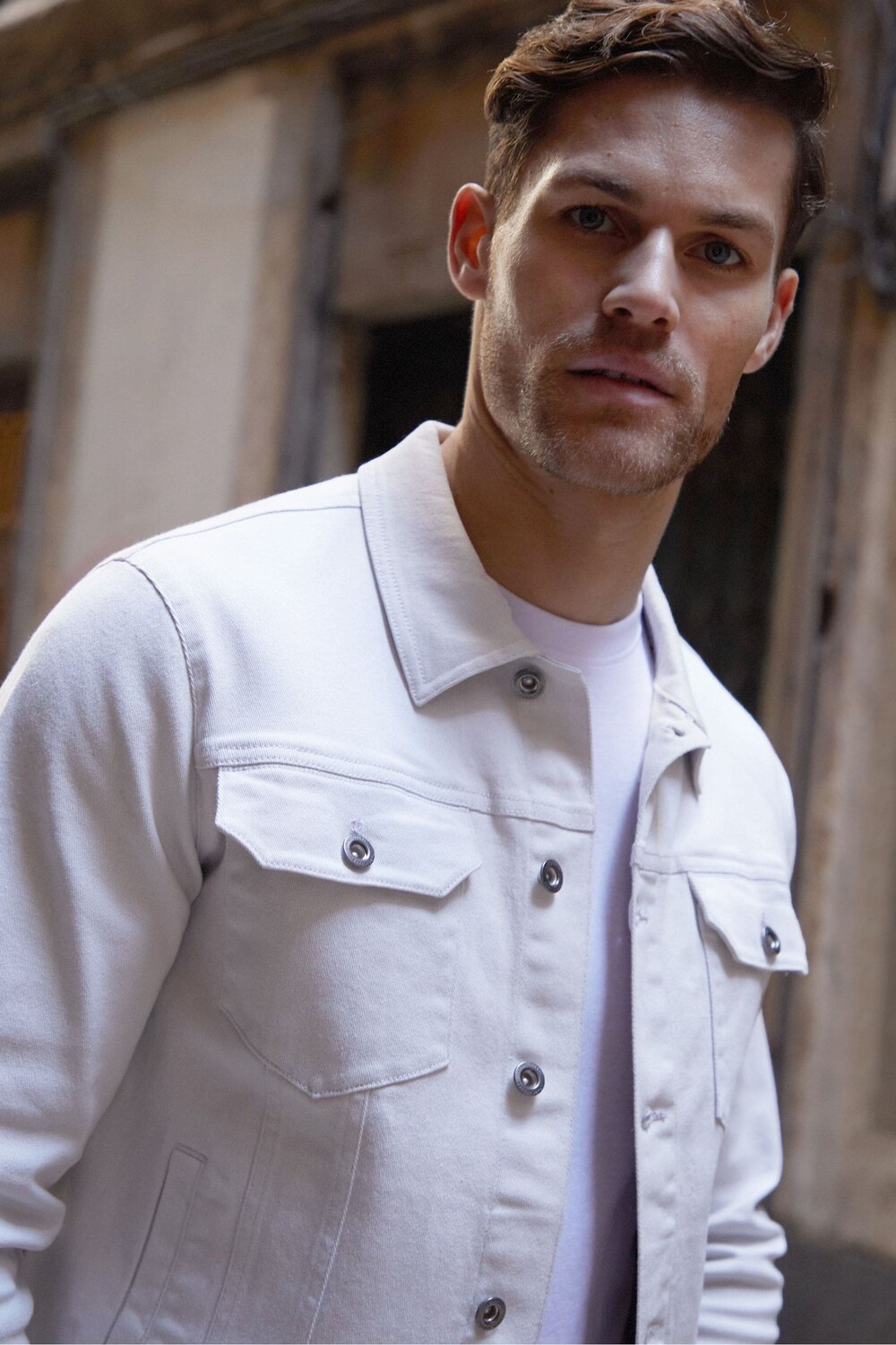 Джинсовая куртка классического кроя Threadbare, экрю
Джинсовая куртка классического кроя Threadbare, экрю