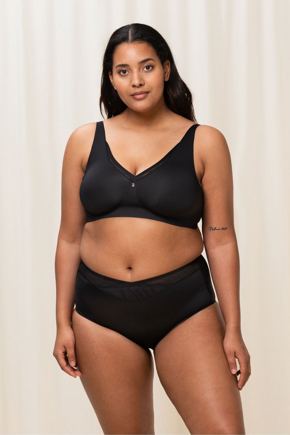 Бюстгальтер на косточках True Shape Sensation Triumph, черный
Бюстгальтер на косточках True Shape Sensation Triumph, черный