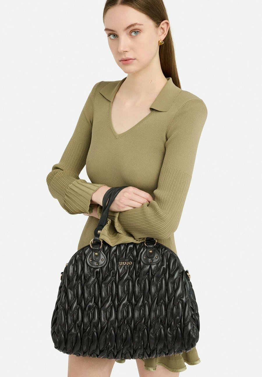 Сумка LIU JO CON TRACOLLA, Nero/Black
Сумка LIU JO CON TRACOLLA, Nero/Black