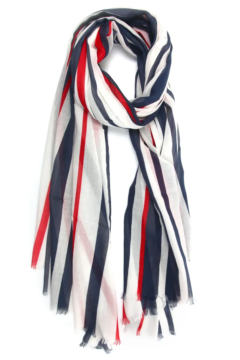 COLLEZIONE ALESSANDRO модный шарф "Cannes", широкий, с морскими полосками, белый
COLLEZIONE ALESSANDRO модный шарф "Cannes", широкий, с морскими полосками, белый