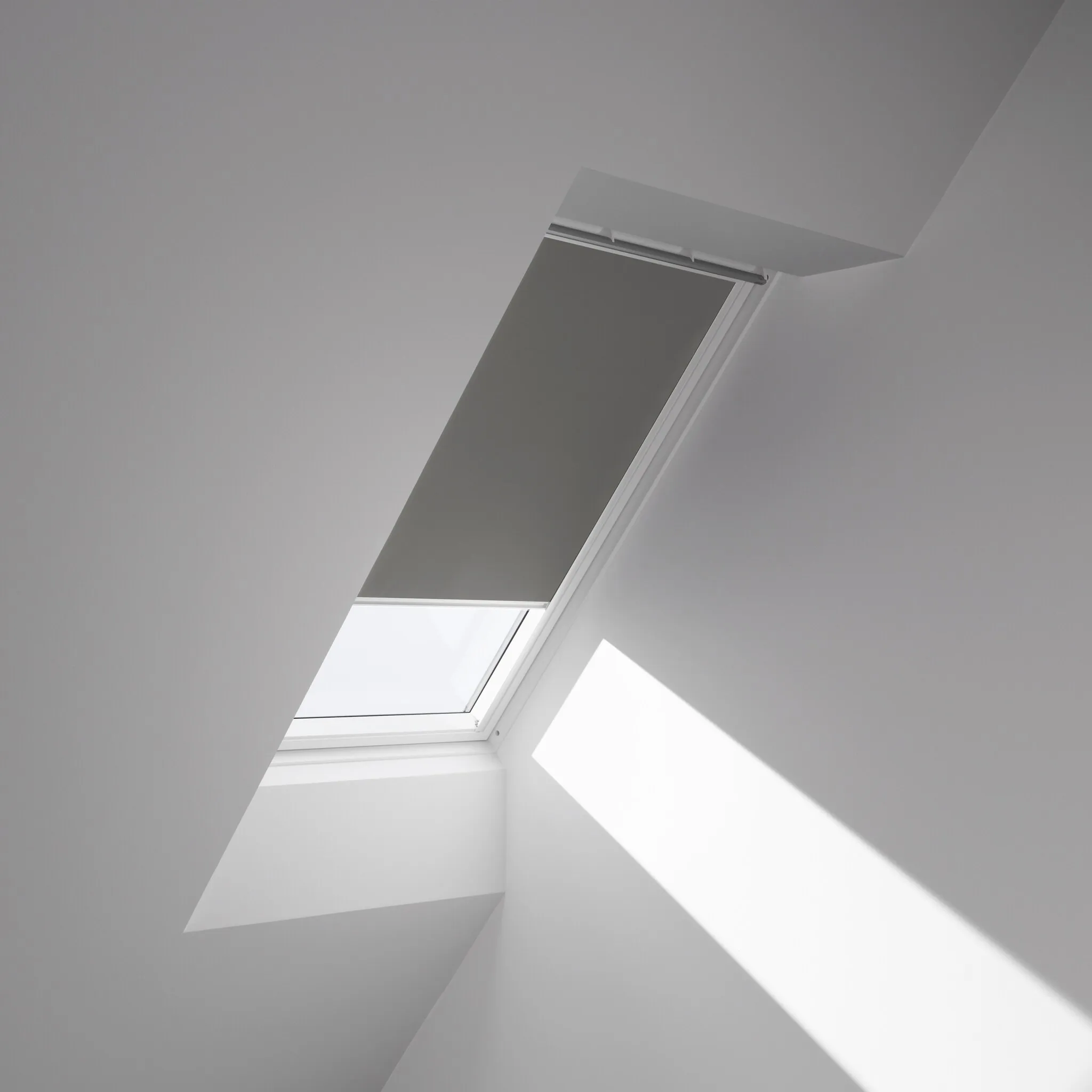 Затемняющие рулонные шторы VELUX «DKL F04 0705SWL», затемнение, затемнение, без сверления, на направляющих, белые направляющие и ручка, цвет Grau + weiß
Затемняющие рулонные шторы VELUX «DKL F04 0705SWL», затемнение, затемнение, без сверления, на направляющих, белые направляющие и ручка, цвет Grau + weiß