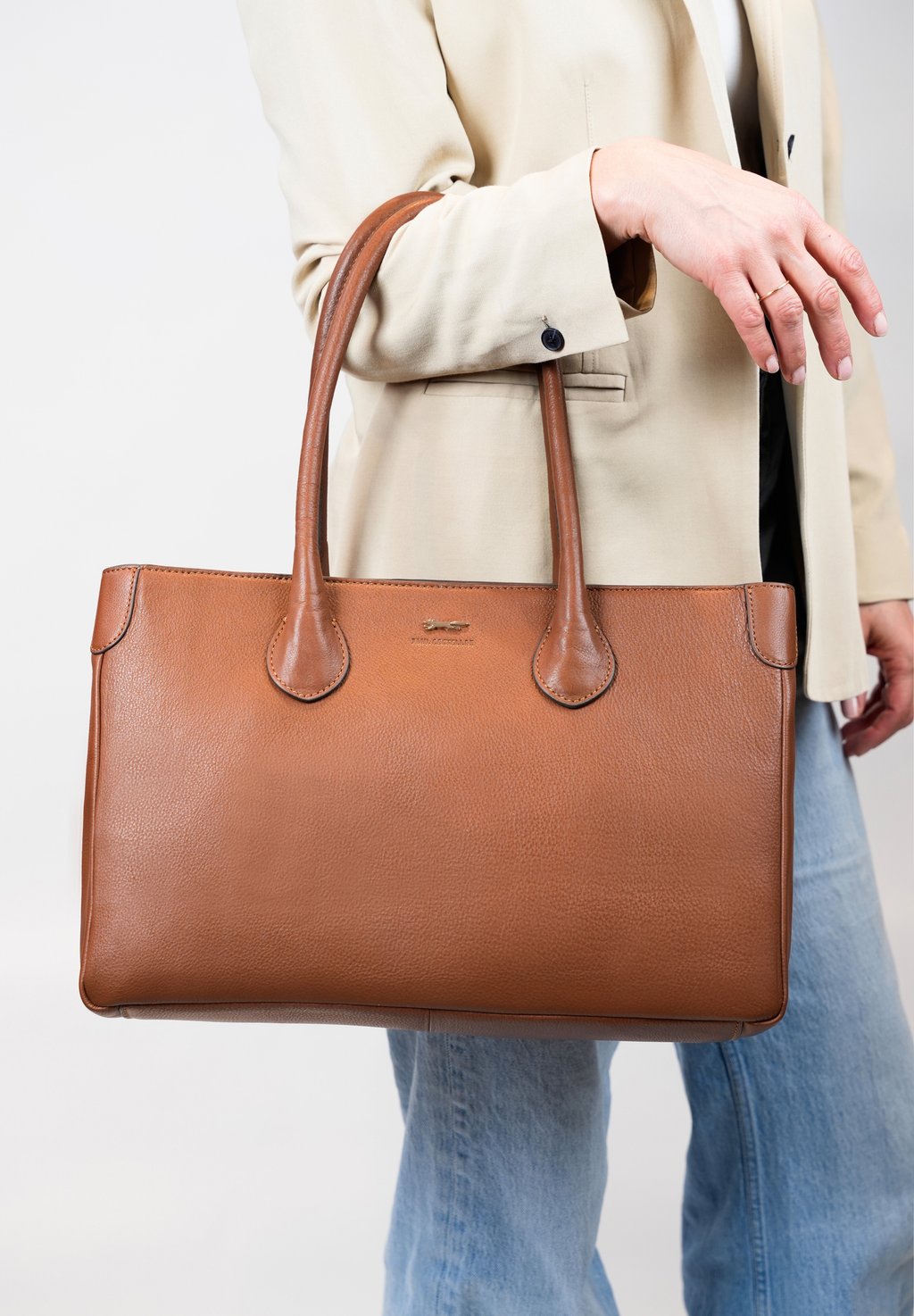 Сумка Paul Costelloe, коричневый
Сумка Paul Costelloe, коричневый