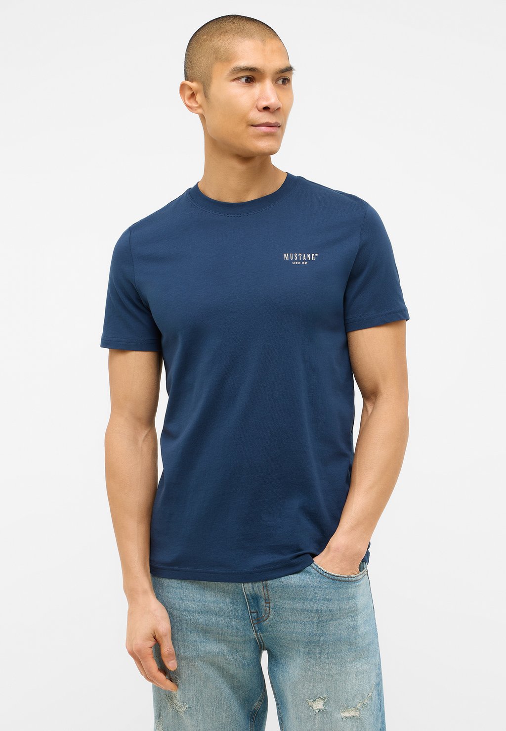 Базовая футболка Mustang, темно-синий
Базовая футболка Mustang, темно-синий