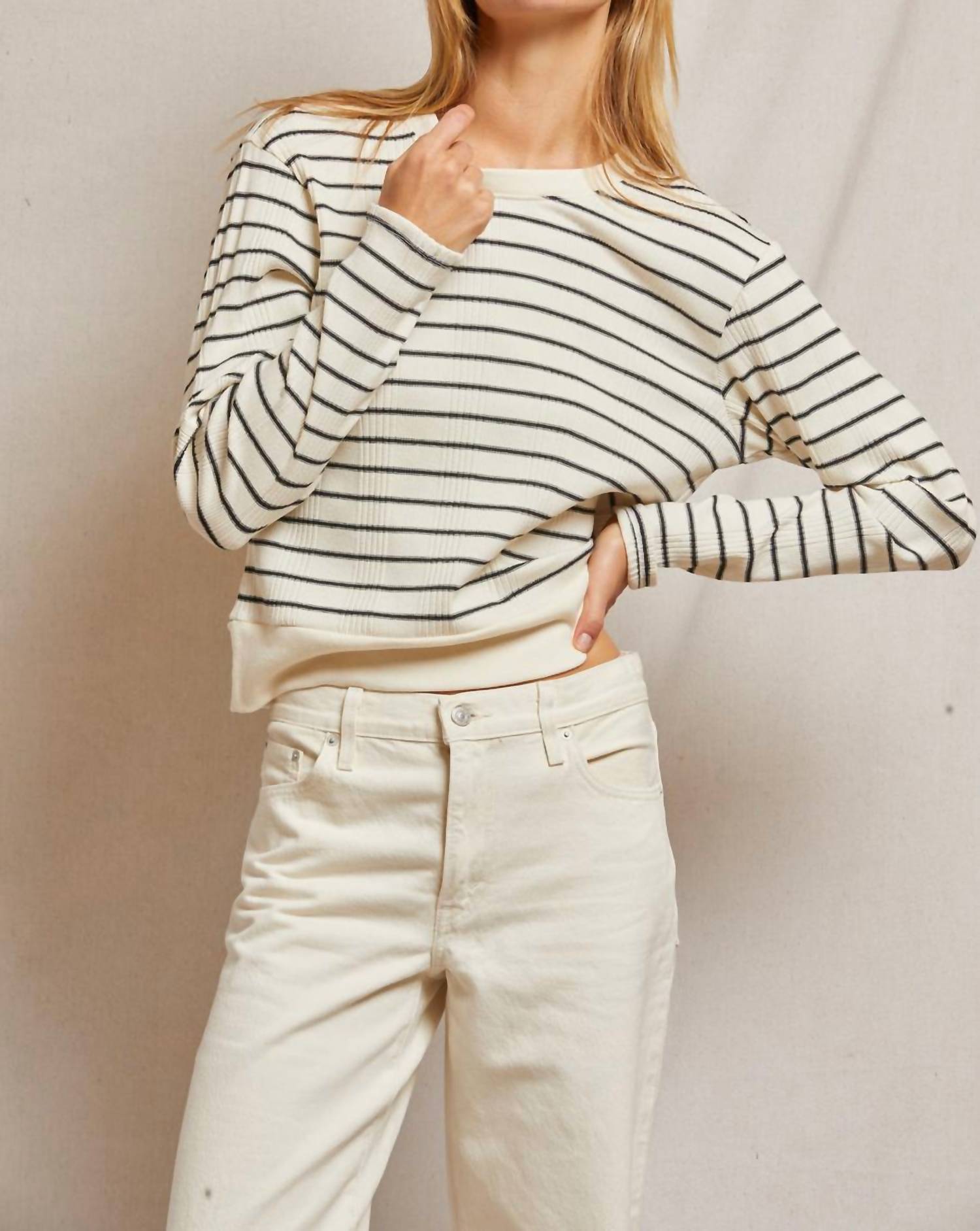 Свитшот Stef Luxe Rib с высоким воротом в цвете сахар/черный PERFECTWHITETEE
Свитшот Stef Luxe Rib с высоким воротом в цвете сахар/черный PERFECTWHITETEE