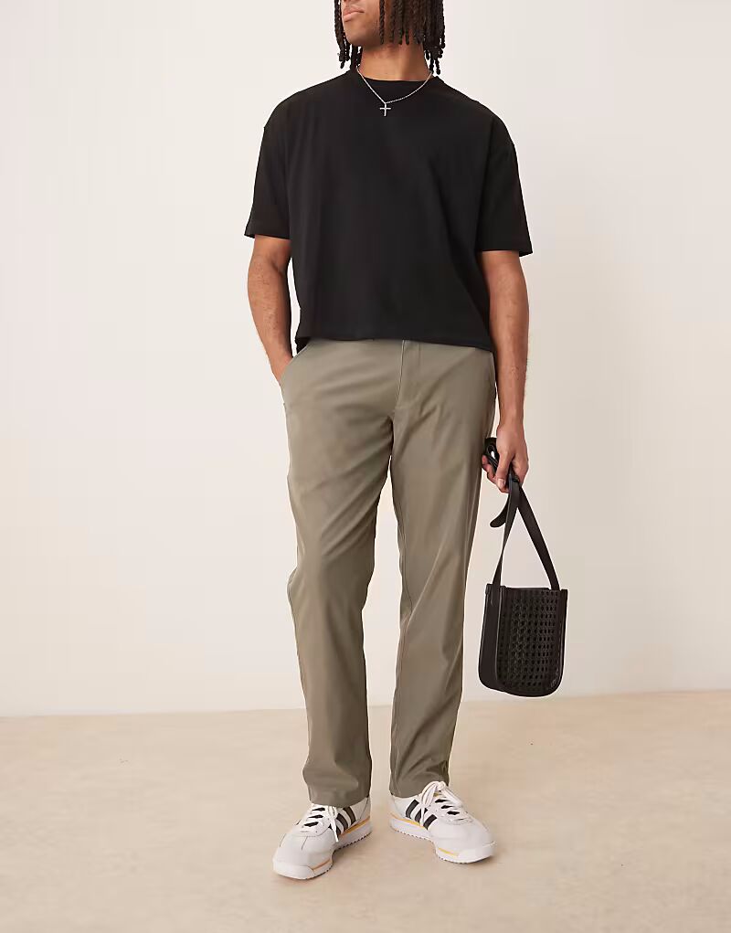 Прямые брюки Abercrombie & Fitch кроя оливкового цвета 
Прямые брюки Abercrombie & Fitch кроя оливкового цвета