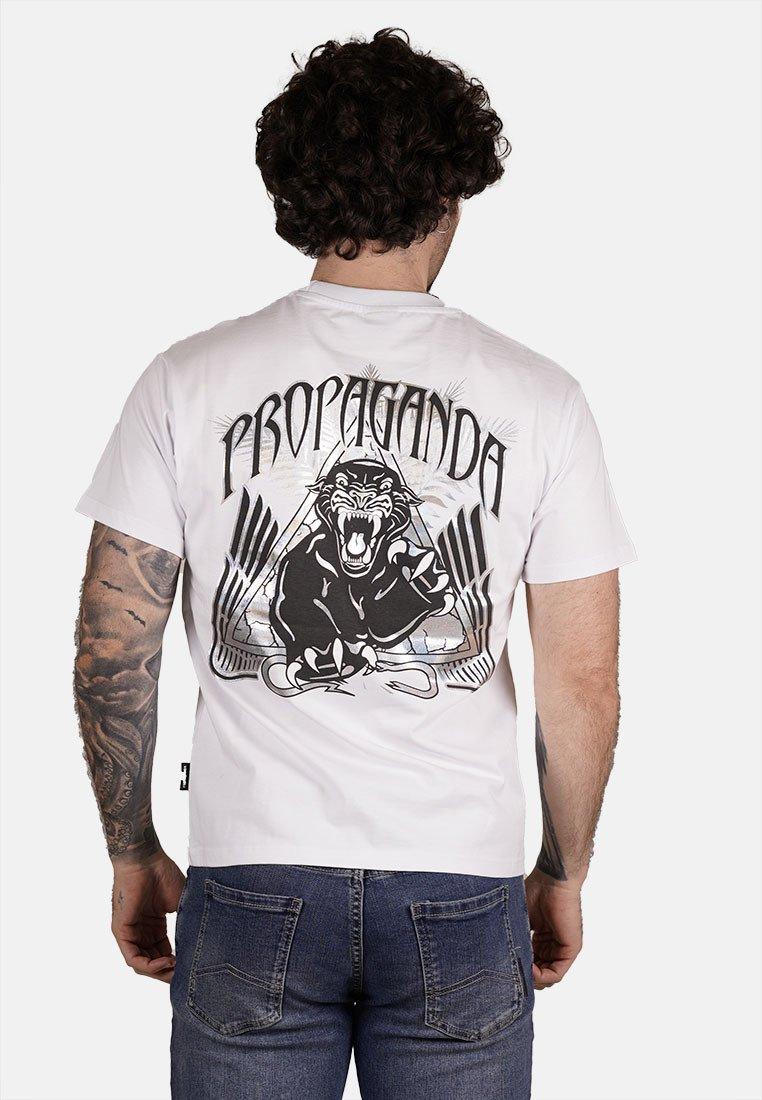 Футболка с принтом Propaganda, белый
Футболка с принтом Propaganda, белый