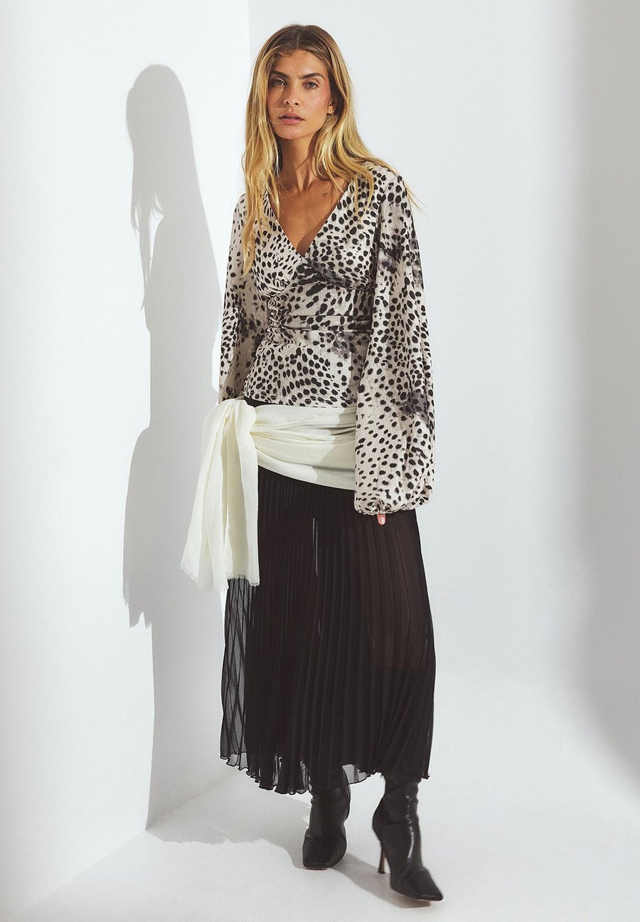 Блуза NA-KD VOLUME SLEEVE, Zebra/Mottled Brown
Блуза NA-KD VOLUME SLEEVE, Zebra/Mottled Brown