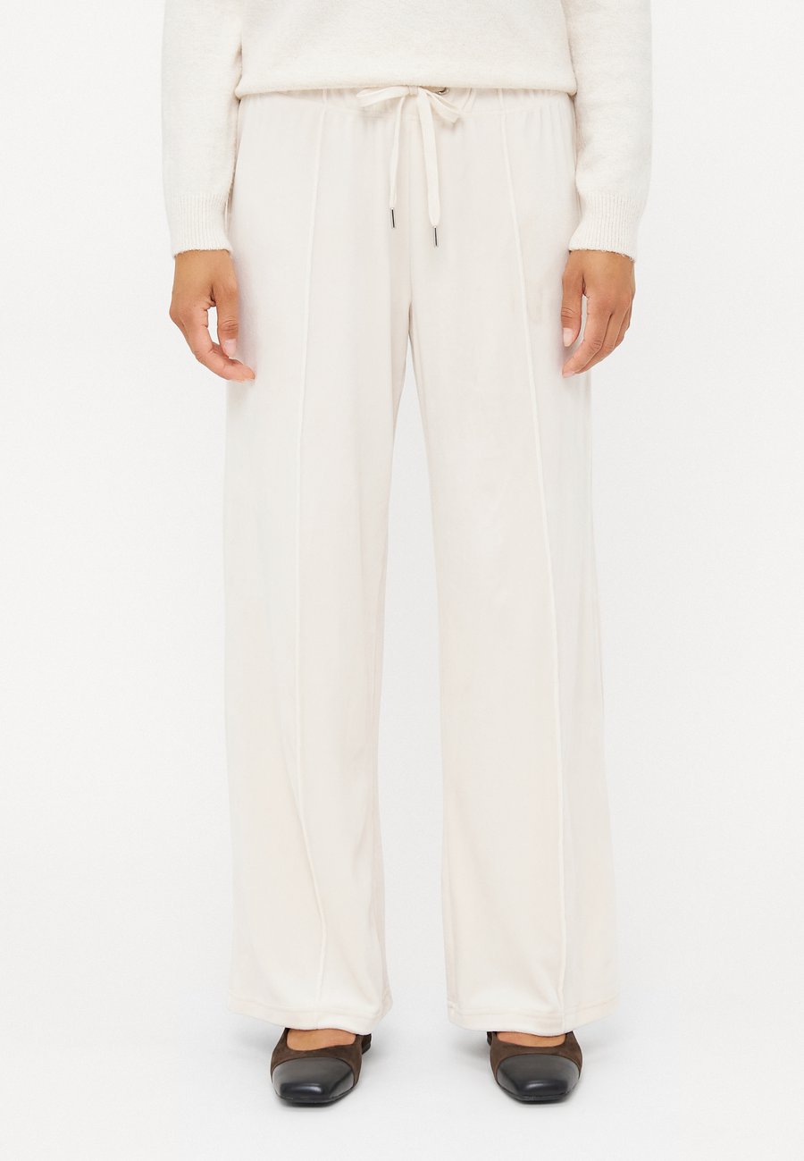 Брюки ONLY Petite ONLREBEL PIN, Birch/Off-White
Брюки ONLY Petite ONLREBEL PIN, Birch/Off-White