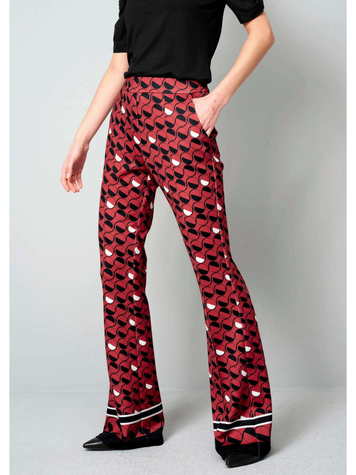 Alba Moda Брюки с принтом и черной отделкой
Alba Moda Брюки с принтом и черной отделкой