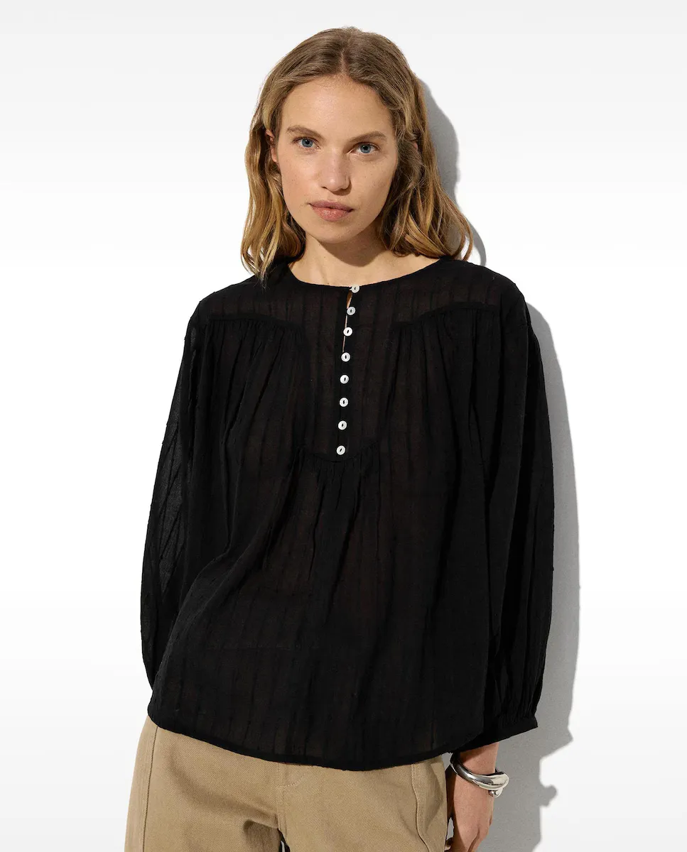 Женская полупрозрачная блузка с буффами на рукавах и пуговицами Parfois, черный
Женская полупрозрачная блузка с буффами на рукавах и пуговицами Parfois, черный