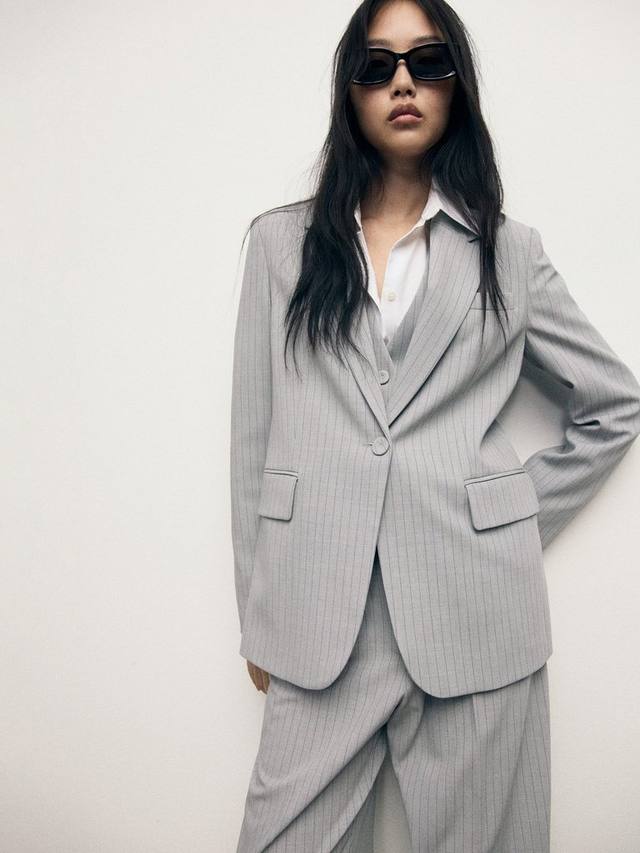 Пиджак Bowery в полоску Mango, Grey
Пиджак Bowery в полоску Mango, Grey