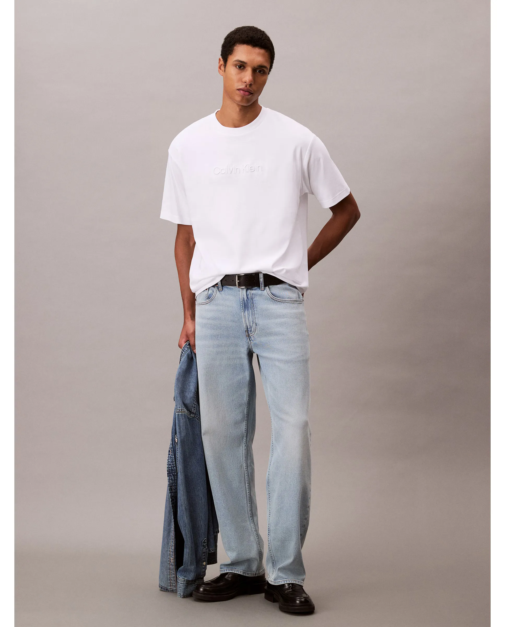Футболка мужская с вышитым логотипом Calvin Klein, белый
Футболка мужская с вышитым логотипом Calvin Klein, белый