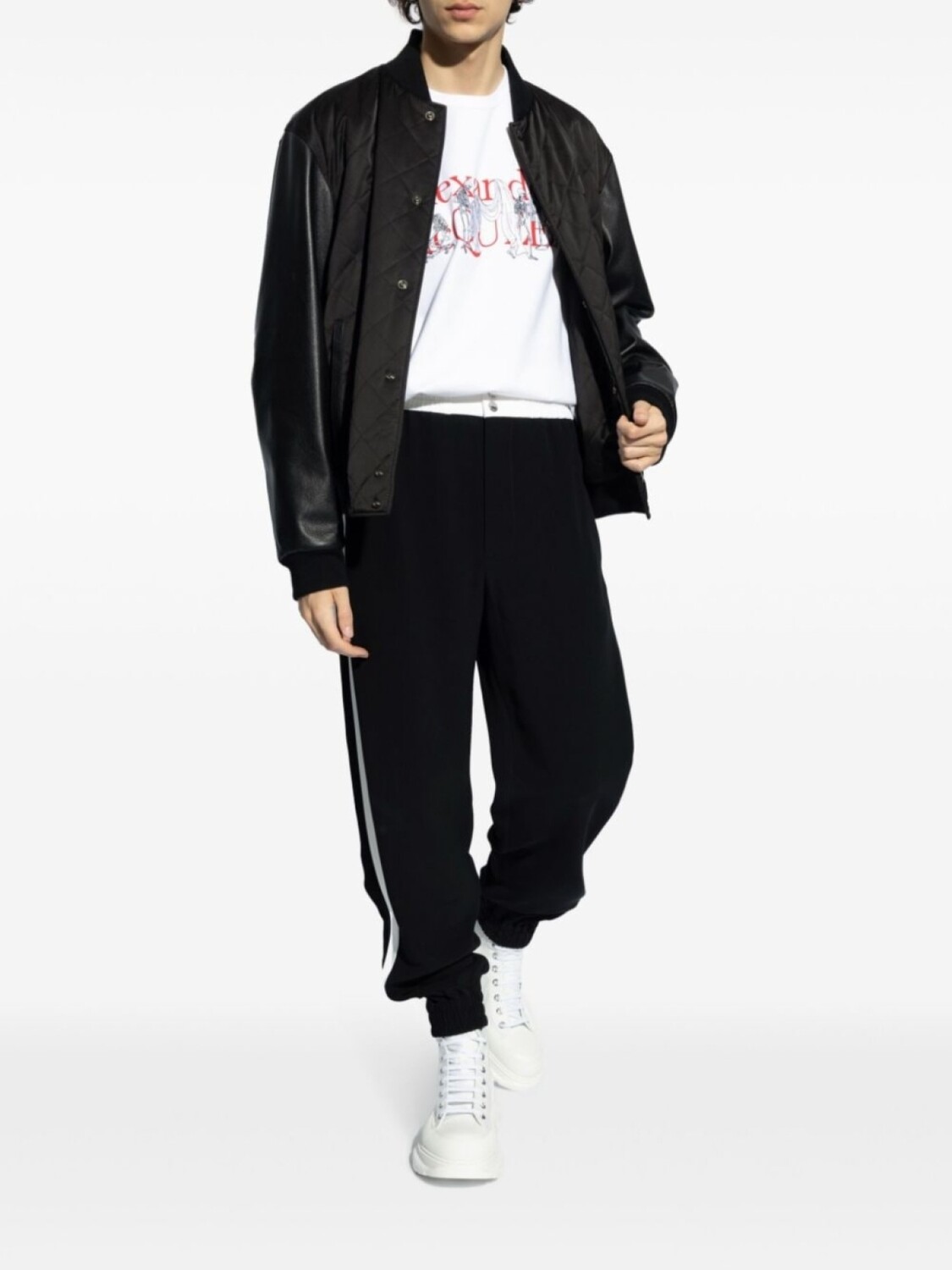 Бомбер с ромбовидной стежкой Alexander McQueen, черный
Бомбер с ромбовидной стежкой Alexander McQueen, черный