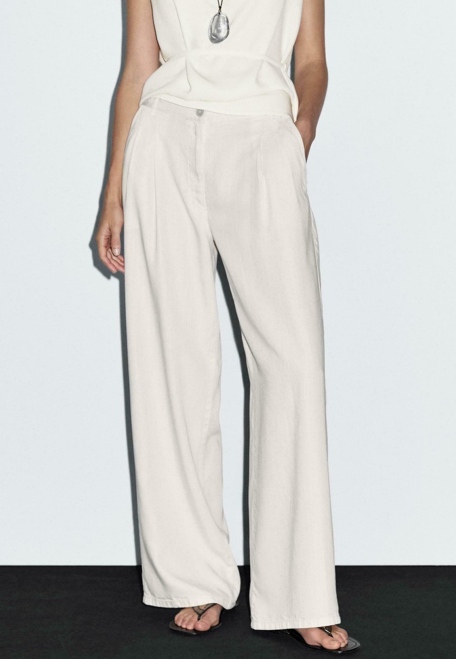 Брюки Massimo Dutti WIDE-LEG WITH DOUBLE DART, White
Брюки Massimo Dutti WIDE-LEG WITH DOUBLE DART, White