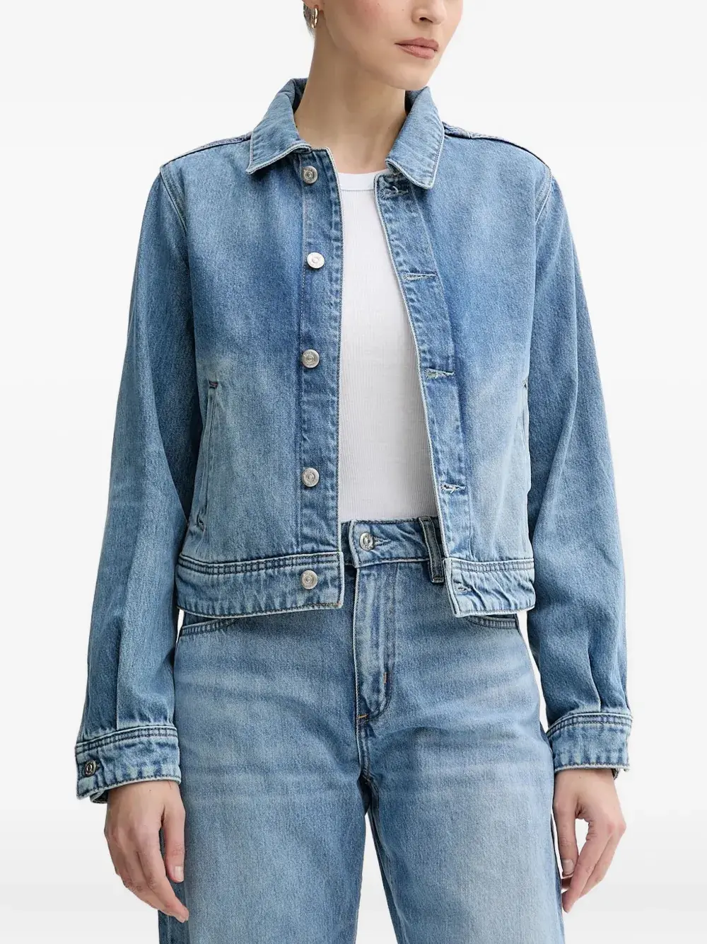 Джинсовая куртка на пуговицах Boss, синий
Джинсовая куртка на пуговицах Boss, синий