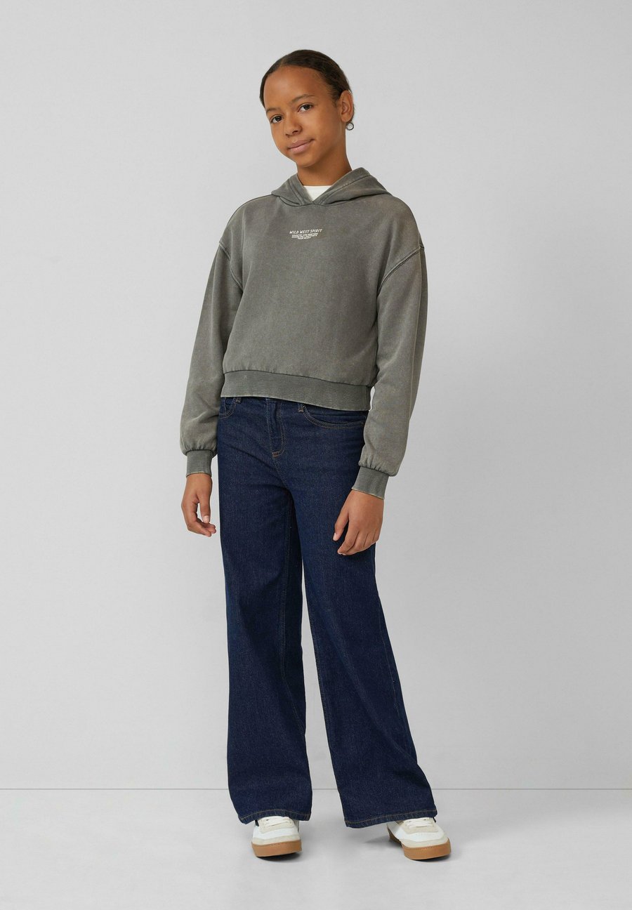 Худи s.Oliver MIT GARMENT DYE UND RÜCKEN, Dunkelgrau/Anthracite
Худи s.Oliver MIT GARMENT DYE UND RÜCKEN, Dunkelgrau/Anthracite