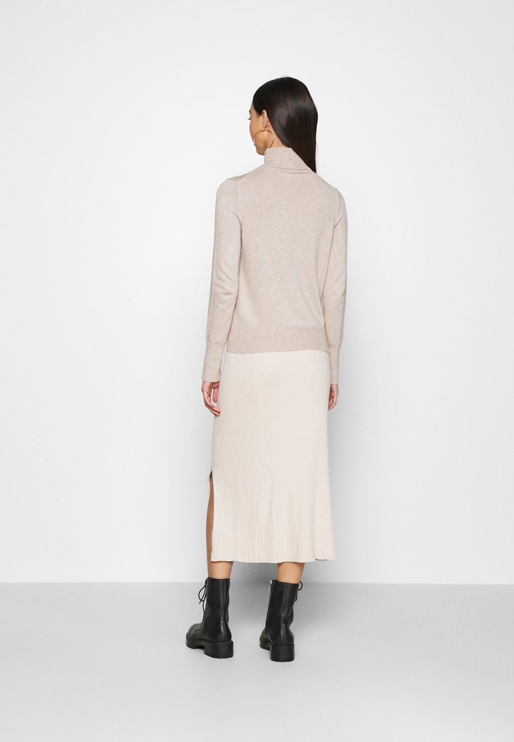 Свитер Onlvenice Roll ONLY, Whitecap серый/меланж
Свитер Onlvenice Roll ONLY, Whitecap серый/меланж