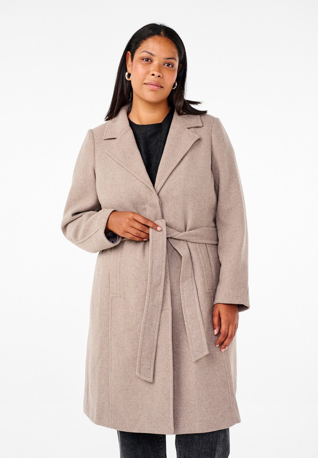 Классическое пальто LANGER MIT GÜRTEL Zizzi, бежевый
Классическое пальто LANGER MIT GÜRTEL Zizzi, бежевый