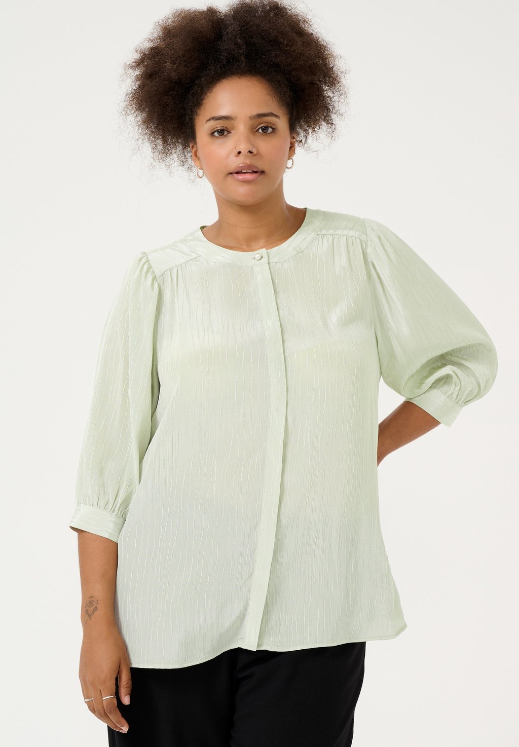Блуза NALINA Kaffe Curve, светло-зеленый
Блуза NALINA Kaffe Curve, светло-зеленый
