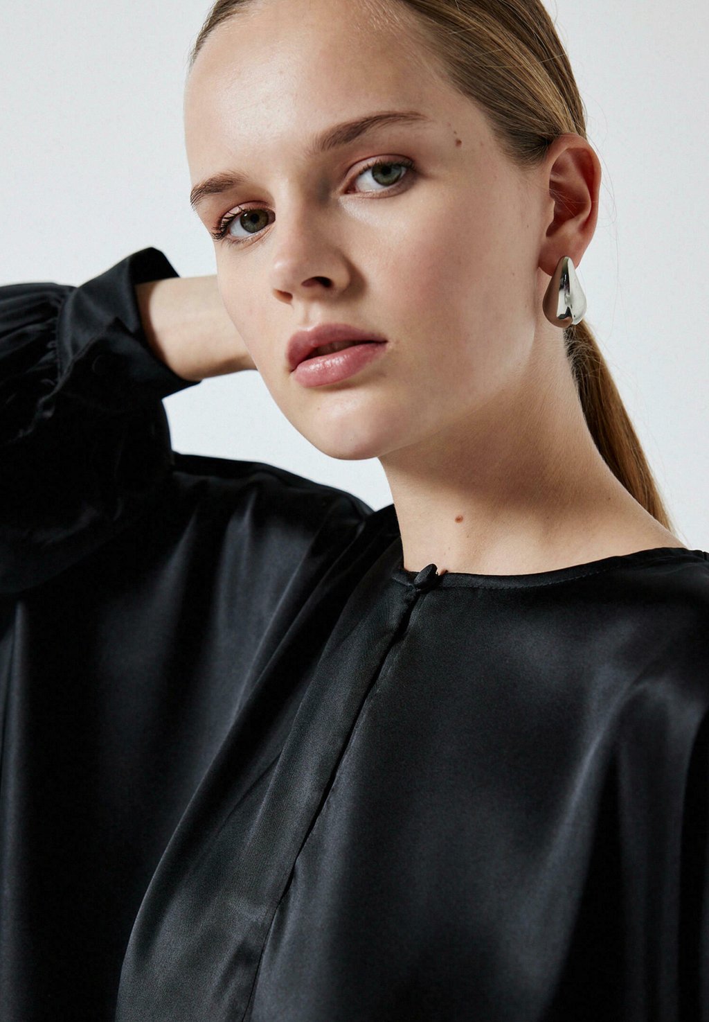 Блуза WITH ELASTIC WAIST Touché Privé, черный
Блуза WITH ELASTIC WAIST Touché Privé, черный