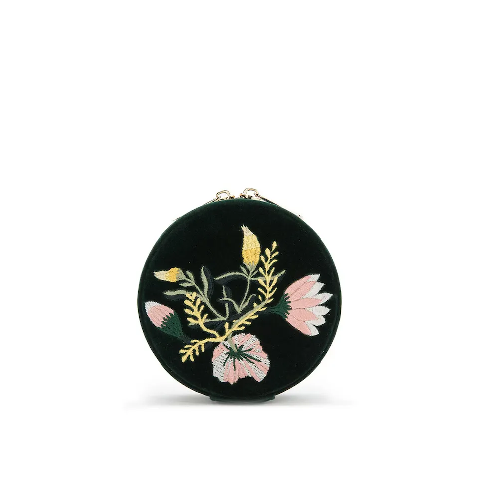 Зеленая бархатная дорожная шкатулка для драгоценностей Zoe на молнии Wolf, темно-зеленый
Зеленая бархатная дорожная шкатулка для драгоценностей Zoe на молнии Wolf, темно-зеленый