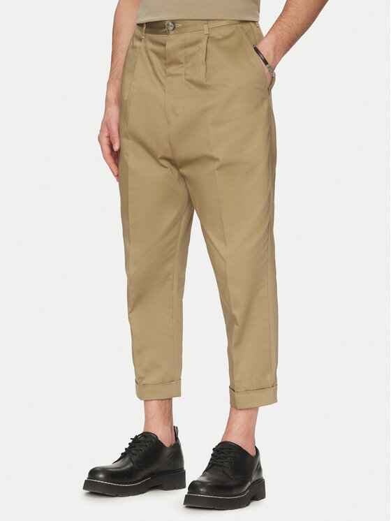 Брюки oversize HTR121.CO0103 Ami Paris, хаки
Брюки oversize HTR121.CO0103 Ami Paris, хаки