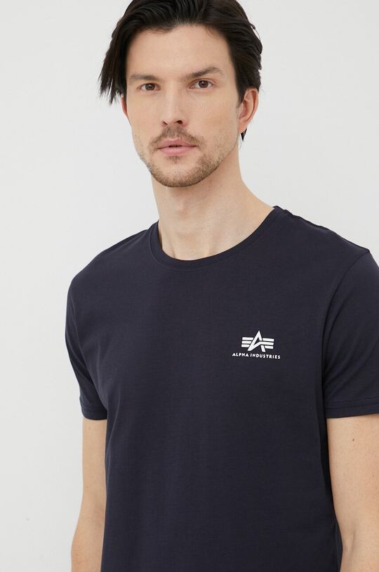 Хлопковая футболка , базовая футболка с маленьким логотипом Alpha Industries, темно-синий
Хлопковая футболка , базовая футболка с маленьким логотипом Alpha Industries, темно-синий