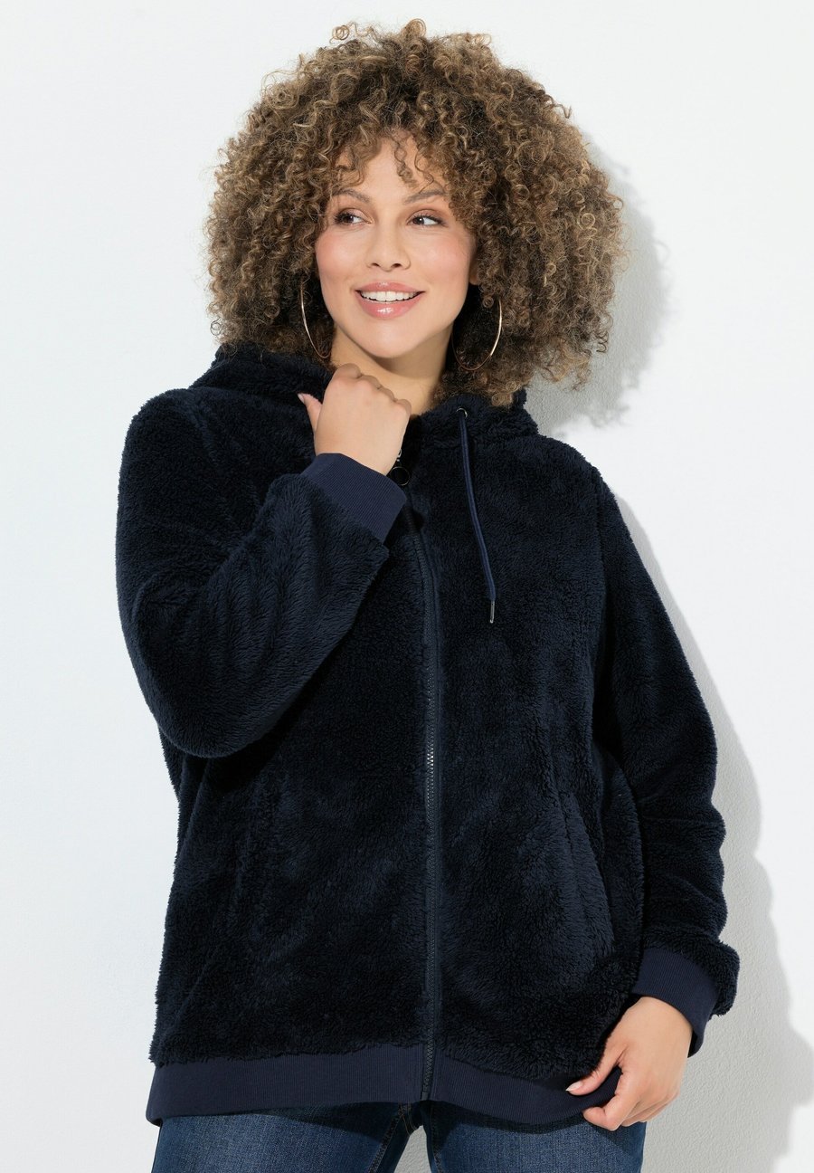 Флисовая куртка Ulla Popken Fleece jacket, Marine/Dark Blue
Флисовая куртка Ulla Popken Fleece jacket, Marine/Dark Blue