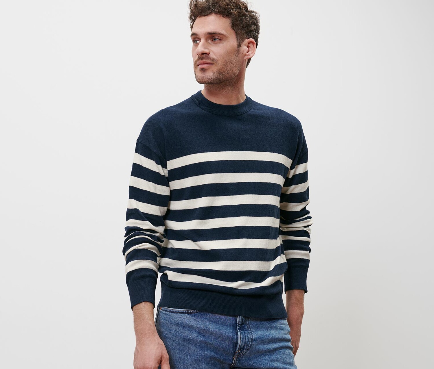 Свитер с круглым вырезом Tchibo, темно-белые полосы
Свитер с круглым вырезом Tchibo, темно-белые полосы