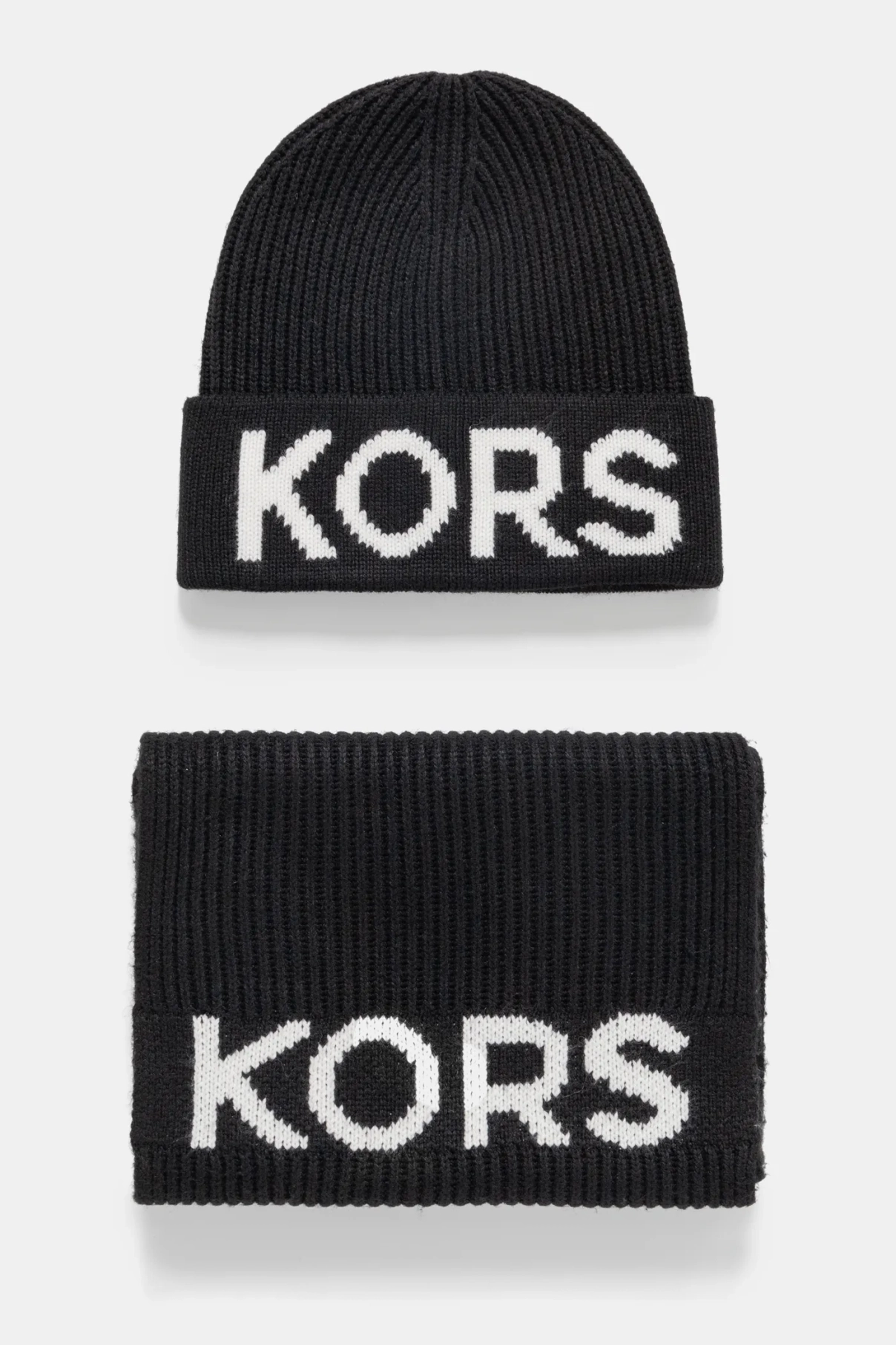 Шапка и шарф с добавлением шерсти MICHAEL Michael Kors, черный
Шапка и шарф с добавлением шерсти MICHAEL Michael Kors, черный