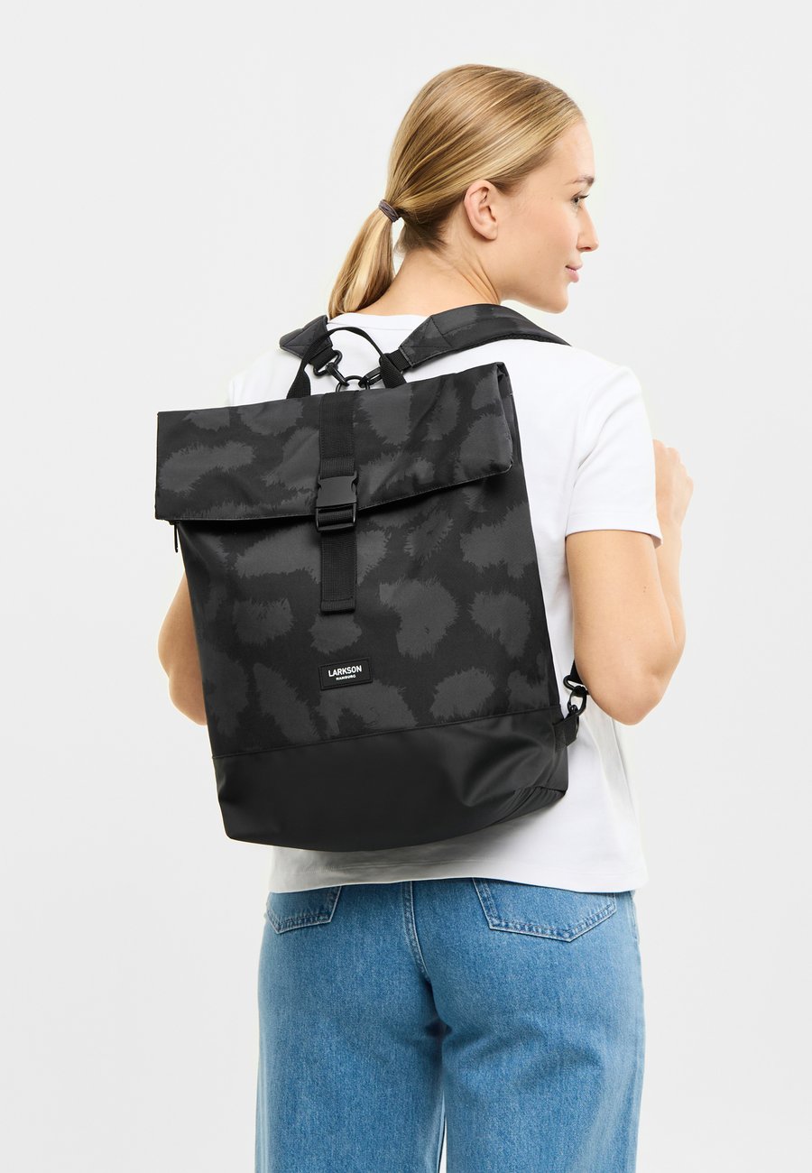 Рюкзак Larkson TAMMO BIKE FAHRRAD, Grey Leo/Mottled Dark Grey
Рюкзак Larkson TAMMO BIKE FAHRRAD, Grey Leo/Mottled Dark Grey