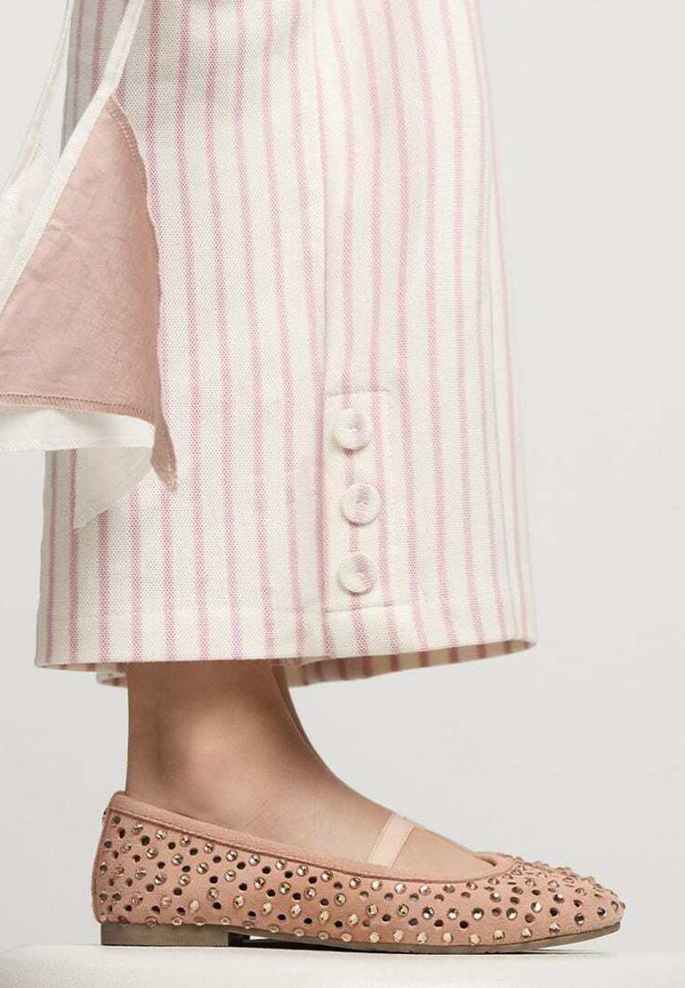 Балетки с ремешком MARY-JANE DEDHAM Gioseppo, коричневый
Балетки с ремешком MARY-JANE DEDHAM Gioseppo, коричневый